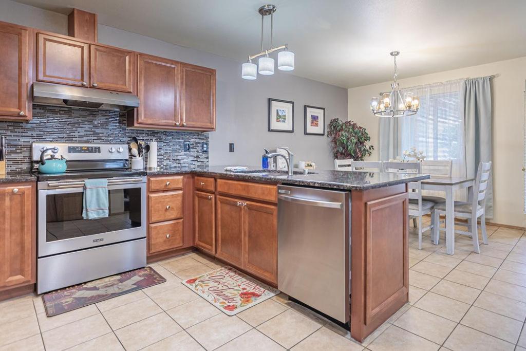 Ferienwohnung Walk To Downtown Leavenworth * Sleeps 6 + Pets * Ground Level Gem! Exterior foto